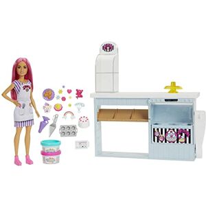 Barbie Coffret Poupée Mannequin Et Sa Pâtisserie, Poupée De 30 Cm, Comptoir De Pâtisserie, Effet Cuisson Et Plus De 20 Accessoires Inclus, Jouet Enfant, A Partir De 3 Ans, HGB73 - Publicité