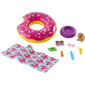 Barbie Mobilier Coffret d’extérieur pour Poupée avec Bouée Donut, Figurine Chiot Cracheur D’Eau et Accessoires, Jouet pour Enfant, FXG38 - Publicité