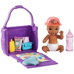 Barbie Famille Skipper Baby-Sitter, Petite Figurine bébé Brun, Sac à Langer et Accessoires, Jouet pour Enfant, GHV86 - Publicité