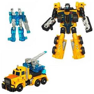 Hasbro - Transformers - Pack de 2 figurines à combiner : Autobots Huffer et Caliburst - Publicité