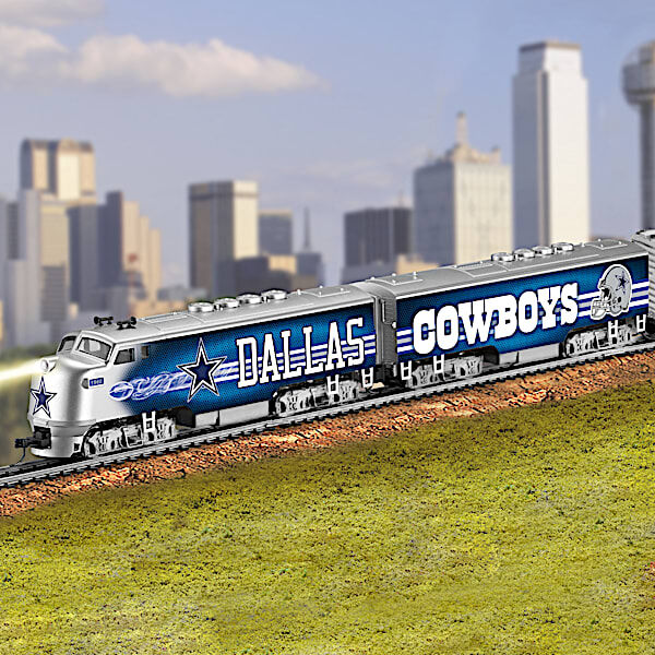 Hawthorne Village Dallas Cowboys Electric Train With Lighted Locomotive