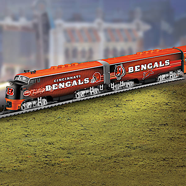 Hawthorne Village Cincinnati Bengals Electric Train With Lighted Locomotive