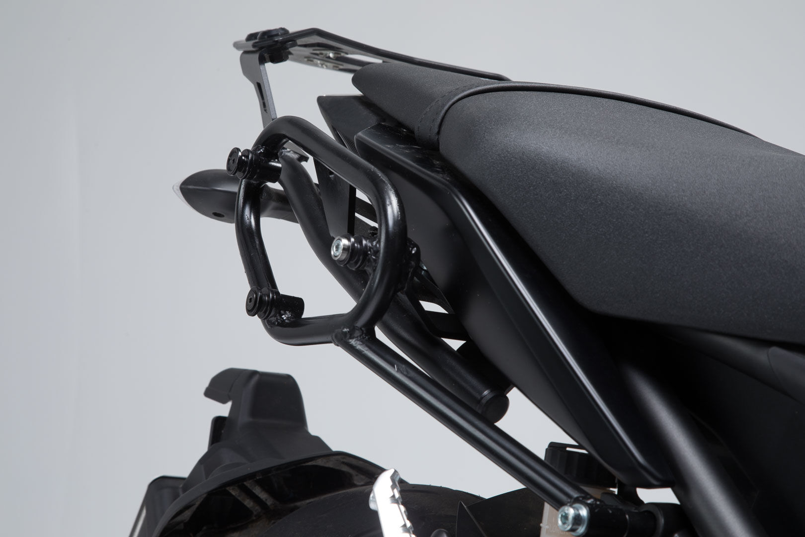 SW-Motech SLC sideholder igjen - Yamaha MT-09 (16-).