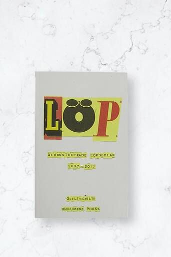 Dokument Press Bok Löp: Dekonstruerade Löpsedlar 1997-2017 Hvit  Male Hvit