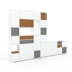 MYCS Schrankwand Weiß - Moderne Wohnwand: Schubladen in Eiche & Türen in Weiß - Hochwertige Materialien - 344 x 235 x 35 cm, Konfigurator