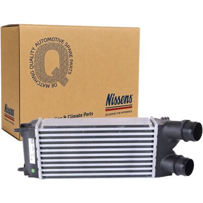 NISSENS 96584 Ladeluftkühler - Luftgekühlt - Aluminiumfinnen - Peugeot/Citroën NISSENS 96584 Ladeluftkühler - Luftgekühlt - Aluminiumfinnen - Peugeot/Citroën