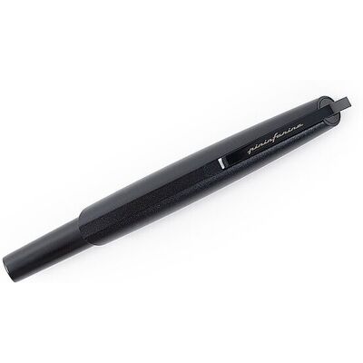 PININFARINA Füllhalter PF GO Medium schwarz schwarz B PININFARINA Füllhalter PF GO Medium schwarz schwarz B