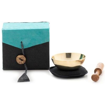 Klangschalen-Center GmbH Mini-Klangschale mit zartem Klang für feines Hören - die Geschenk Idee für kleine und große Klangschalen Fans! Verpackt ist die gegossene Schale in einer Box aus handgeschöpftem Naturpapier mit raffinierter Knopfbindung. Inklusive Klangschalen-Center GmbH Mini-Klangschale mit zartem Klang für feines Hören - die Geschenk Idee für kleine und große Klangschalen Fans! Verpackt ist die gegossene Schale in einer Box aus handgeschöpftem Naturpapier mit raffinierter Knopfbindung. Inklusive