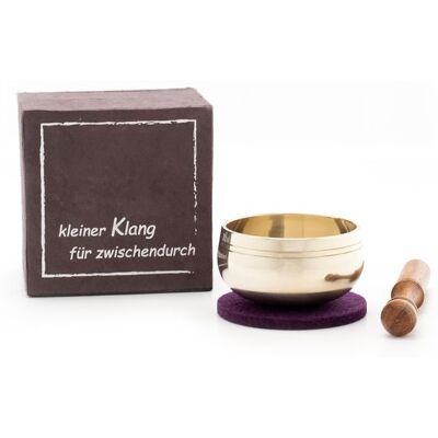 Klangschalen-Center GmbH Schönes schenken - Kleine gegossene Klangschale mit hellem Klang in einer auberginefarbenen Geschenk-Box aus handgeschöpftem nepalesischen Naturpapier mit dem Aufdruck 'Kleiner Klang für zwischendurch'. Inklusive Klöppel und Filzp Klangschalen-Center GmbH Schönes schenken - Kleine gegossene Klangschale mit hellem Klang in einer auberginefarbenen Geschenk-Box aus handgeschöpftem nepalesischen Naturpapier mit dem Aufdruck 'Kleiner Klang für zwischendurch'. Inklusive Klöppel und Filzp