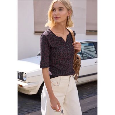 Street One Studio T-Shirt mit Split Neck und Leo-Muster - Lila - Damen Street One Studio T-Shirt mit Split Neck und Leo-Muster - Lila - Damen