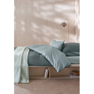 hessnatur Satin Wende Bettwäsche Set aus Bio-Baumwolle - grün Größe 135x200+40x80 cm hessnatur Satin Wende Bettwäsche Set aus Bio-Baumwolle - grün Größe 135x200+40x80 cm