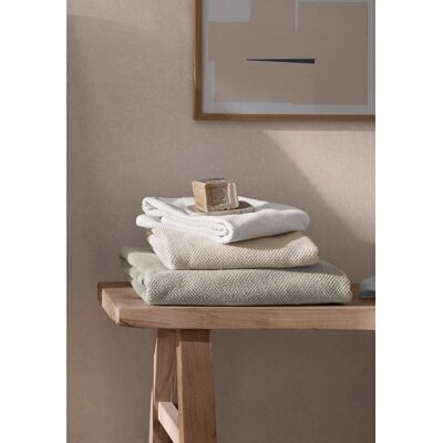 hessnatur Frottier-Handtuch mit Struktur aus Bio-Baumwolle - beige Größe 100x180 cm hessnatur Frottier-Handtuch mit Struktur aus Bio-Baumwolle - beige Größe 100x180 cm