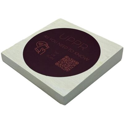 PRODUCTMATE Tischaufsteller liegend schräg mit QR-Code Aufkleber glänzend und NFC-Chip; 11x11 cm (BxH); ahorn/weiß; 25 Stück / Pack PRODUCTMATE Tischaufsteller liegend schräg mit QR-Code Aufkleber glänzend und NFC-Chip; 11x11 cm (BxH); ahorn/weiß; 25 Stück / Pack