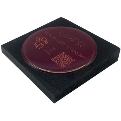 PRODUCTMATE Tischaufsteller liegend schräg mit QR-Code Aufkleber matt und NFC-Chip; 8.5x8.5 cm (BxH); buche/schwarz; 25 Stück / Pack PRODUCTMATE Tischaufsteller liegend schräg mit QR-Code Aufkleber matt und NFC-Chip; 8.5x8.5 cm (BxH); buche/schwarz; 25 Stück / Pack