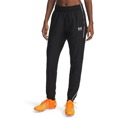 Under Armour Damen Challenger Warmup Pants, Wasserabweisende Trainingshose für Fußball und mehr, leichte Sporthose ideal zum Aufwärmen,Black / / White,SM Under Armour Damen Challenger Warmup Pants, Wasserabweisende Trainingshose für Fußball und mehr, leichte Sporthose ideal zum Aufwärmen,Black / / White,SM