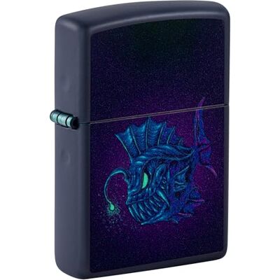 Zippo Sturmfeuerzeug Angler Fish Navy Matte Finish, Black Light Effekt Nachfüllbar Wiederverwendbar Windfestes Design Geschenkbox Made in USA Zippo Sturmfeuerzeug Angler Fish Navy Matte Finish, Black Light Effekt Nachfüllbar Wiederverwendbar Windfestes Design Geschenkbox Made in USA