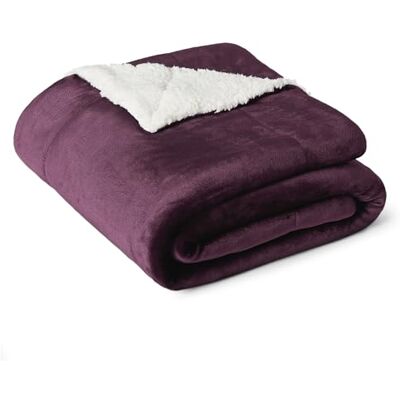 Amazon Basics Mikrofaser Wendedecke Kuscheldecke aus Sherpa, 127 x 152 cm, Pflaume Amazon Basics Mikrofaser Wendedecke Kuscheldecke aus Sherpa, 127 x 152 cm, Pflaume