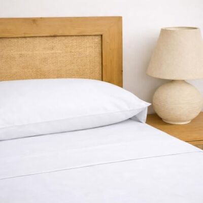 TRAMAS+ Bettwäsche-Set aus 100% Baumwolle für Bett 140x190/200 cm, 3-teilig, Spannbettlaken, Bettlaken und 1 Kissenbezug 155x45 cm, weich, atmungsaktiv und Oeko-TEX Zertifiziert, Weiß TRAMAS+ Bettwäsche-Set aus 100% Baumwolle für Bett 140x190/200 cm, 3-teilig, Spannbettlaken, Bettlaken und 1 Kissenbezug 155x45 cm, weich, atmungsaktiv und Oeko-TEX Zertifiziert, Weiß
