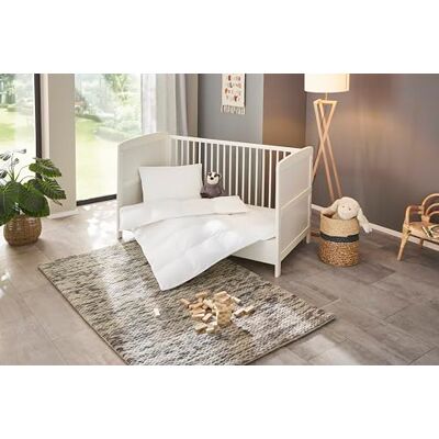 Traumnacht Daune Kinderbettenset, Babybettenset, Ganzjahresdaunendecke 100x135cm und Kopfkissen 40x60cm, Baumwollbezug, Down Pass und Öko-Tex Zertifiziert, Produziert nach deutschem Qualitätsstandard Traumnacht Daune Kinderbettenset, Babybettenset, Ganzjahresdaunendecke 100x135cm und Kopfkissen 40x60cm, Baumwollbezug, Down Pass und Öko-Tex Zertifiziert, Produziert nach deutschem Qualitätsstandard