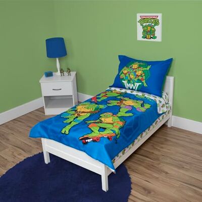 Mutant Turtles 4-teiliges Bettwäsche-Set für Kleinkinder, inkl. Bettdecke, Bettlaken, Spannbetttuch + Bettlaken und wendbarem Kissenbezug für Jungenbett, Blau Mutant Turtles 4-teiliges Bettwäsche-Set für Kleinkinder, inkl. Bettdecke, Bettlaken, Spannbetttuch + Bettlaken und wendbarem Kissenbezug für Jungenbett, Blau