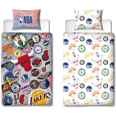 Character World NBA Offiziell Lizenziertes Bettwäsche-Set für Einzelbett, Teamabzeichen-Design, wendbar, 2-seitige Basketball-Bettwäsche inklusive passendem Kissenbezug, perfekt für Kinderzimmer Character World NBA Offiziell Lizenziertes Bettwäsche-Set für Einzelbett, Teamabzeichen-Design, wendbar, 2-seitige Basketball-Bettwäsche inklusive passendem Kissenbezug, perfekt für Kinderzimmer