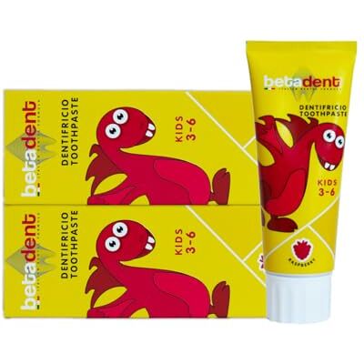 BETADENT Set mit 2 Zahnbürsten für Kinder von 3-6 Jahren. Geschmack Himbeere. Anti-Plaque und Anti-Karies. Ausgewogene Dosierung von Fluorsalzen bei einer Konzentration von 430 ppm F. 2 x 75 ml BETADENT Set mit 2 Zahnbürsten für Kinder von 3-6 Jahren. Geschmack Himbeere. Anti-Plaque und Anti-Karies. Ausgewogene Dosierung von Fluorsalzen bei einer Konzentration von 430 ppm F. 2 x 75 ml