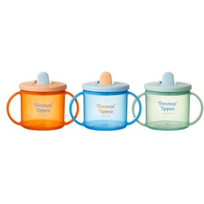 Tommee Tippee First Cup Schnabeltasse für Babys ab 4 Monaten, 190 ml, auslaufsicher, mit umklappbarem Ausgießer und leicht zu haltenden Griffen, Orange, Blau und Grün, 3 Stück Tommee Tippee First Cup Schnabeltasse für Babys ab 4 Monaten, 190 ml, auslaufsicher, mit umklappbarem Ausgießer und leicht zu haltenden Griffen, Orange, Blau und Grün, 3 Stück