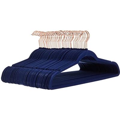 Amazon Basics Kleiderbügel für Anzüge, Samt, schmal, rutschfest, Rotgold, 50 Stück, 1Yer-Pack, Marineblau, Gold Amazon Basics Kleiderbügel für Anzüge, Samt, schmal, rutschfest, Rotgold, 50 Stück, 1Yer-Pack, Marineblau, Gold