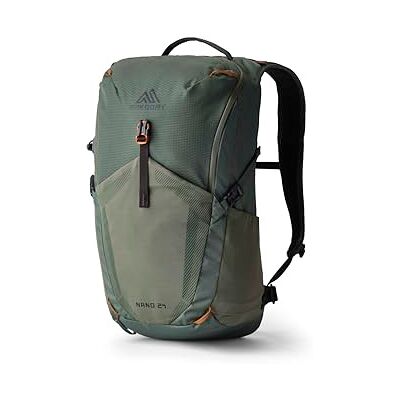 Gregory Essential Hiking Nano 24 Freizeitrucksack, 53 cm, 24 L, 0.59 KG, Leichter Tagesrucksack, Trinksystem-kompatibel, bunter Rucksack, Grün (Terrain Green) Gregory Essential Hiking Nano 24 Freizeitrucksack, 53 cm, 24 L, 0.59 KG, Leichter Tagesrucksack, Trinksystem-kompatibel, bunter Rucksack, Grün (Terrain Green)