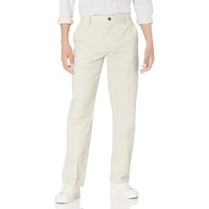 Amazon Essentials Herren Knitterfreie Classic-Fit-Stretch-Chinohose Ohne Bundfalten, Stone, 34W / 29L Amazon Essentials Herren Knitterfreie Classic-Fit-Stretch-Chinohose Ohne Bundfalten, Stone, 34W / 29L