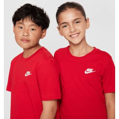 NIKE Baby Jungen K NSW Tee Emb Futura Lbr Shirt, University Red, 8-9 Jahre EU NIKE Baby Jungen K NSW Tee Emb Futura Lbr Shirt, University Red, 8-9 Jahre EU