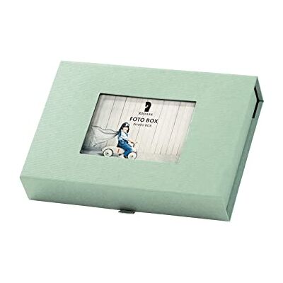 Rössler Fotobox Aufbewahrungsbox Foto Aufbewahrung für 13x18cm Fotos Foto Organizer Box Storage Boxes Foto Aufbewahrungsbox mit Deckel Maße: 203x45x147mm 1 Stück Farbe: Grün Mint Rössler Fotobox Aufbewahrungsbox Foto Aufbewahrung für 13x18cm Fotos Foto Organizer Box Storage Boxes Foto Aufbewahrungsbox mit Deckel Maße: 203x45x147mm 1 Stück Farbe: Grün Mint