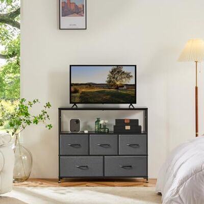 Sweetcrispy Kommode,TV Schrank Stand für Schlafzimmer mit 5 Stoffschubladen,Sideboard Wohnzimmer für 115cm TV,Einstellbare Füße Schubladenschrank, Grau Sweetcrispy Kommode,TV Schrank Stand für Schlafzimmer mit 5 Stoffschubladen,Sideboard Wohnzimmer für 115cm TV,Einstellbare Füße Schubladenschrank, Grau