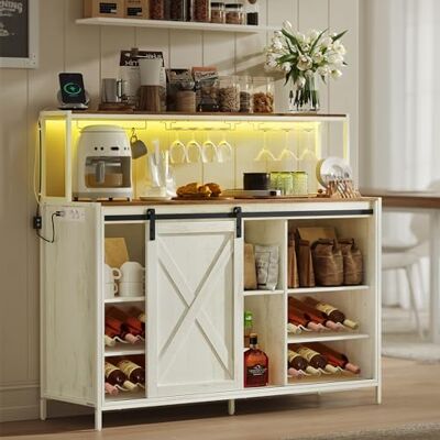 VASAGLE Barschrank, Weinschrank mit Steckdosenleiste, Sideboard mit sprachgesteuerter LED-Beleuchtung, Schiebetüren, S-Haken, Weinglashalter, Flaschenhalter, vintageweiß-honigbraun LSC201WJ02 VASAGLE Barschrank, Weinschrank mit Steckdosenleiste, Sideboard mit sprachgesteuerter LED-Beleuchtung, Schiebetüren, S-Haken, Weinglashalter, Flaschenhalter, vintageweiß-honigbraun LSC201WJ02