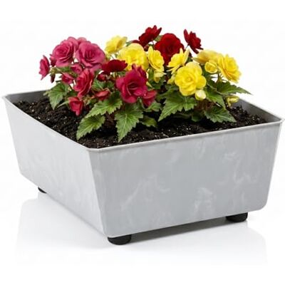Lamela Quadratischer Pflanzkasten mit eleganten Füßen – Grauer Blumenkübel in Betonoptik aus robustem Kunststoff 28,5 x 28,5 cm, 7,5L – Wetterfest & Pflegeleicht für Innen & Außen Lamela Quadratischer Pflanzkasten mit eleganten Füßen – Grauer Blumenkübel in Betonoptik aus robustem Kunststoff 28,5 x 28,5 cm, 7,5L – Wetterfest & Pflegeleicht für Innen & Außen