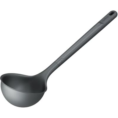 Zyliss Große Schöpfkelle, nachhaltiges Weizenstroh/Nylon, Suppenlöffel zum Kochen und Servieren mit hitzebeständigem Nylonkopf, Beluga-Grau, 31 cm x 9 cm, spülmaschinenfest Zyliss Große Schöpfkelle, nachhaltiges Weizenstroh/Nylon, Suppenlöffel zum Kochen und Servieren mit hitzebeständigem Nylonkopf, Beluga-Grau, 31 cm x 9 cm, spülmaschinenfest