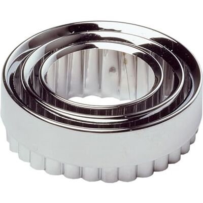 Chef Aid 3er Set Ausstechformen: Keksausstecher für Kekse, Scones, Torten, Mini-Quiches und Teig, ideal für hausgemachte Backwaren, Kuchendekoration, Fondant, geriffelte Kreise aus Edelstahl. Chef Aid 3er Set Ausstechformen: Keksausstecher für Kekse, Scones, Torten, Mini-Quiches und Teig, ideal für hausgemachte Backwaren, Kuchendekoration, Fondant, geriffelte Kreise aus Edelstahl.