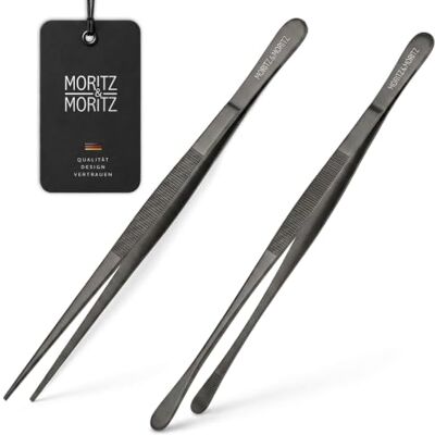 Moritz & Moritz Kochpinzette 2er Set 30 cm, Küchenzange Edelstahl schwarz Spitz zum Garnieren und rund zum Wenden, gefederte Arme, rostfreier Edelstahl, spülmaschinengeeignet Moritz & Moritz Kochpinzette 2er Set 30 cm, Küchenzange Edelstahl schwarz Spitz zum Garnieren und rund zum Wenden, gefederte Arme, rostfreier Edelstahl, spülmaschinengeeignet