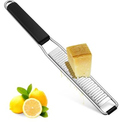 Diboniur Käsereibe, Parmesanreibe, Zitronenreibe Knoblauchreibe Handreibe, Ingwerreibe Küche, Scharfer Edelstahl, mit Schutzhülle und Reinigungsbürste, Silber/Schwarz Diboniur Käsereibe, Parmesanreibe, Zitronenreibe Knoblauchreibe Handreibe, Ingwerreibe Küche, Scharfer Edelstahl, mit Schutzhülle und Reinigungsbürste, Silber/Schwarz