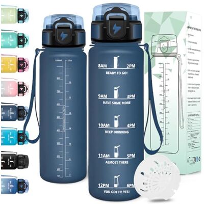 Motswedi Trinkflasche Sport, 1000ml BPA-Frei, Trinkflasche Kohlensäure Geeignet, Auslaufsicher, Wasserflasche, Mit Zeitstempel, Flasche, Sportflasche, für Yoga, Schule, Tägliche Reisen, Dunkelblau Motswedi Trinkflasche Sport, 1000ml BPA-Frei, Trinkflasche Kohlensäure Geeignet, Auslaufsicher, Wasserflasche, Mit Zeitstempel, Flasche, Sportflasche, für Yoga, Schule, Tägliche Reisen, Dunkelblau