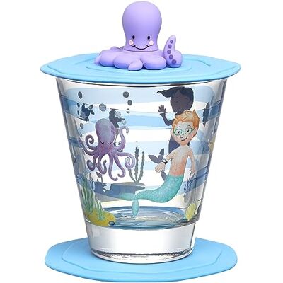 LEONARDO HOME Bambini Avventura Kinderglas mit Deckel und Untersetzer Trinkglas mit Motiv aus hochwertigem Glas Größe S, Inhalt 215 ml 3-teiliges Trinkset mit Motiv Meer, 023676 LEONARDO HOME Bambini Avventura Kinderglas mit Deckel und Untersetzer Trinkglas mit Motiv aus hochwertigem Glas Größe S, Inhalt 215 ml 3-teiliges Trinkset mit Motiv Meer, 023676