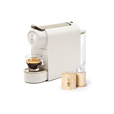 Bialetti Gioia, Espresso-Kaffeemaschine für Aluminiumkapseln, superkompakt, 500-ml-Tank, 50 Prozent recycelter Kunststoff, Taupe Bialetti Gioia, Espresso-Kaffeemaschine für Aluminiumkapseln, superkompakt, 500-ml-Tank, 50 Prozent recycelter Kunststoff, Taupe