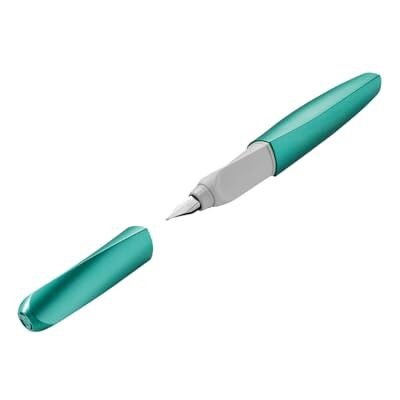 Pelikan Twist Füllhalter, Edelstahl-Feder in Strichbreite M inkl. Tintenpatrone, cold alaska Pelikan Twist Füllhalter, Edelstahl-Feder in Strichbreite M inkl. Tintenpatrone, cold alaska