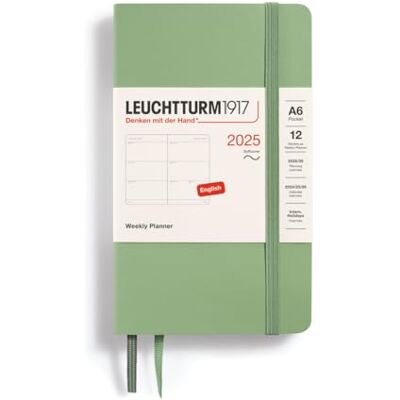 LEUCHTTURM1917 370684 Wochenkalender Pocket (A6) 2025, Softcover, Salbei, Englisch LEUCHTTURM1917 370684 Wochenkalender Pocket (A6) 2025, Softcover, Salbei, Englisch