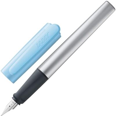 Lamy nexx azure Füller mit polierter Stahlfeder in Strichbreite M Füller mit rutschfestem Griff dreieckiges Gehäuse aus Aluminium inkl. Tintenpatrone T 10 blau Rechtshänder Lamy nexx azure Füller mit polierter Stahlfeder in Strichbreite M Füller mit rutschfestem Griff dreieckiges Gehäuse aus Aluminium inkl. Tintenpatrone T 10 blau Rechtshänder
