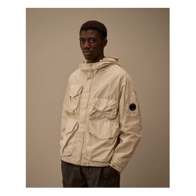 C.P. Company für Herren. 20CMOW013A005991G Nylon Schutzbrillenjacke (L), Beige, Lässig, Polyamid C.P. Company für Herren. 20CMOW013A005991G Nylon Schutzbrillenjacke (L), Beige, Lässig, Polyamid
