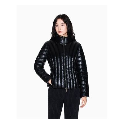Giorgio Armani A X Armani Exchange für Damen. XW001808AF18998UC001 Wattierte Jacke aus recycelter Folie mit schwarzem Metallic-Effekt (M), Lässig, Polyamid Giorgio Armani A X Armani Exchange für Damen. XW001808AF18998UC001 Wattierte Jacke aus recycelter Folie mit schwarzem Metallic-Effekt (M), Lässig, Polyamid