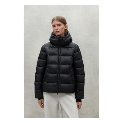 ECOALF für Damen. MCWGAJKHIMAL0165W24-319 Himalaya Mantel schwarz (XS), Lässig, Nachhaltig, Recyceltes Nylon ECOALF für Damen. MCWGAJKHIMAL0165W24-319 Himalaya Mantel schwarz (XS), Lässig, Nachhaltig, Recyceltes Nylon