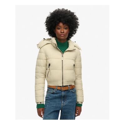 Superdry für Damen. W5011682A Kurze Kapuzenjacke Fuji beige (S), Lässig, Nachhaltig, Recyceltes Nylon Superdry für Damen. W5011682A Kurze Kapuzenjacke Fuji beige (S), Lässig, Nachhaltig, Recyceltes Nylon