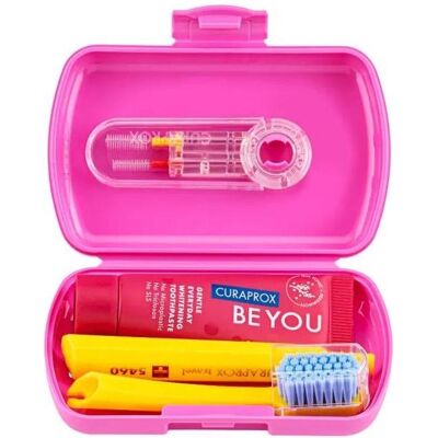 Curaprox, Handzahnbürste, Travel Set rosa Box (1x) Curaprox, Handzahnbürste, Travel Set rosa Box (1x)